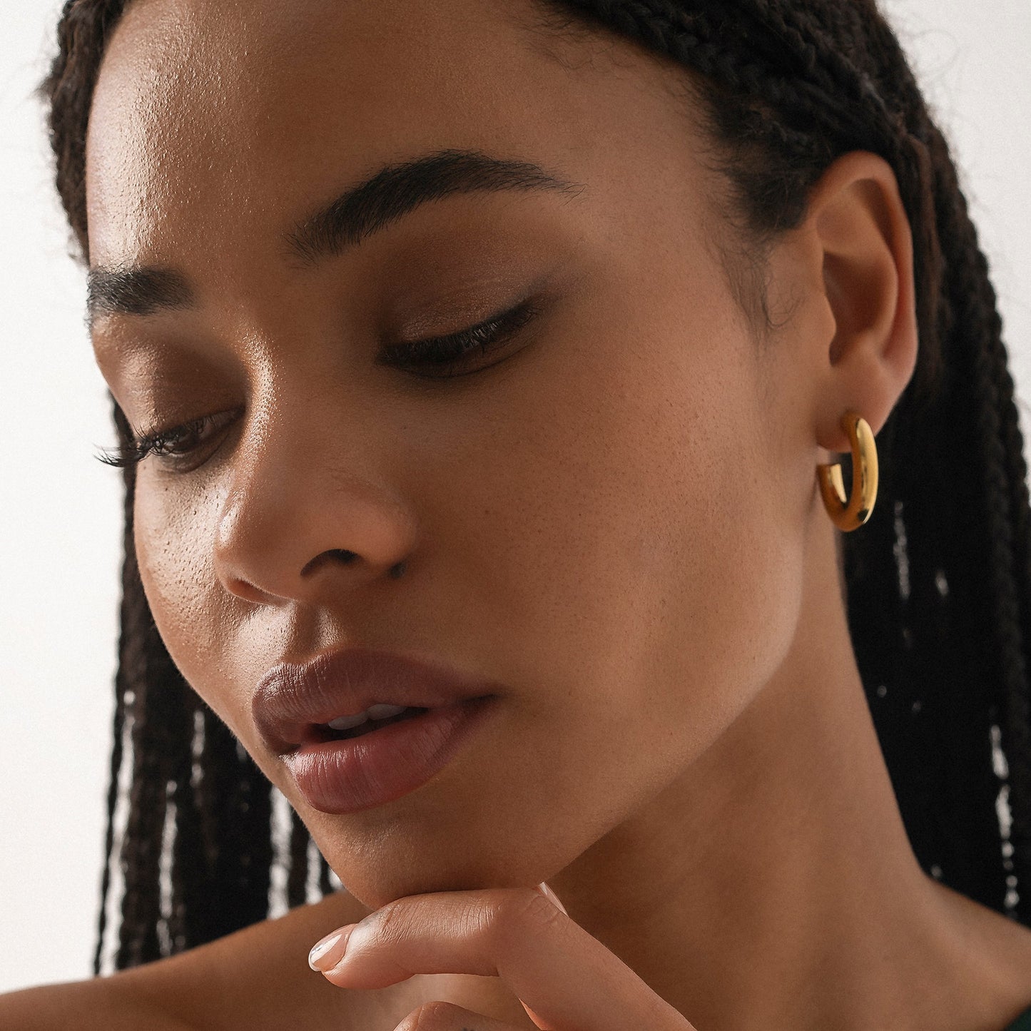 CLASSIC STATEMENT HOOP EARRINGS