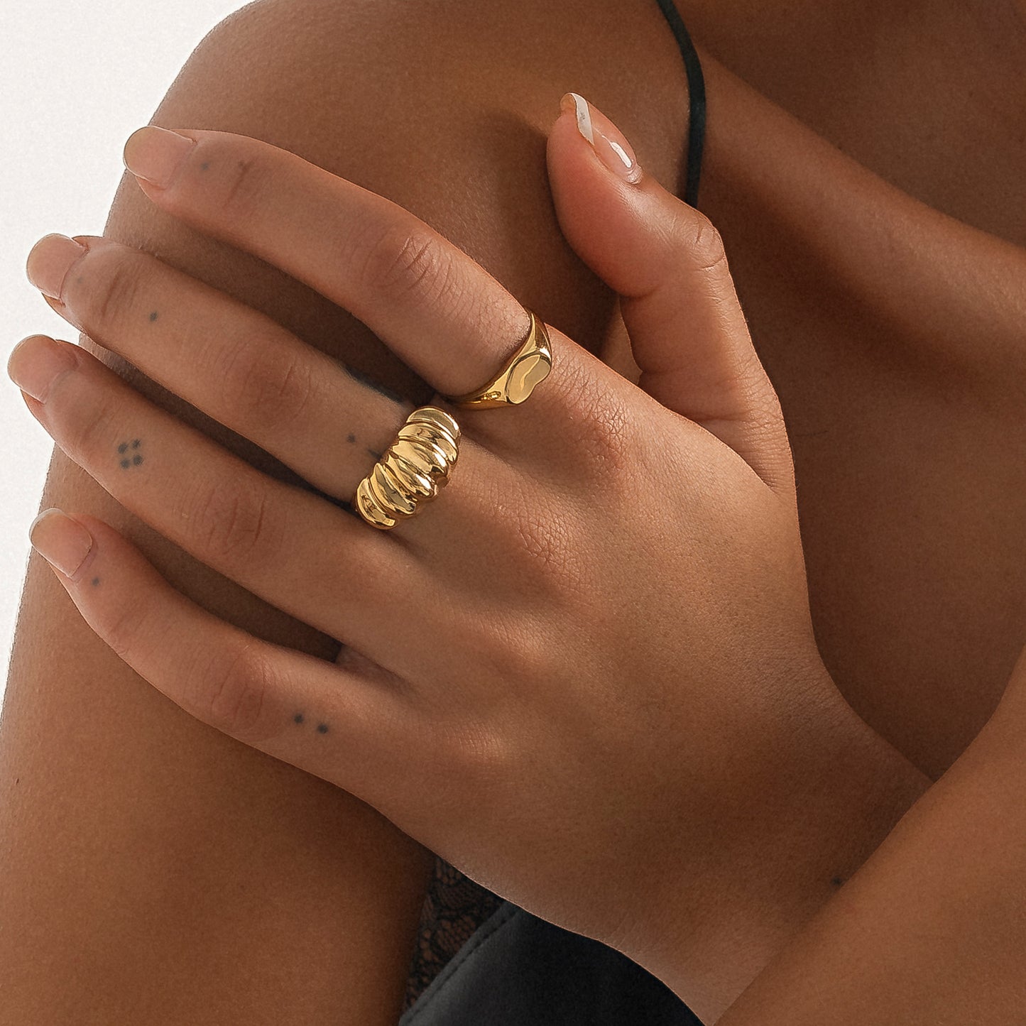 GOLD CROISSANT RING