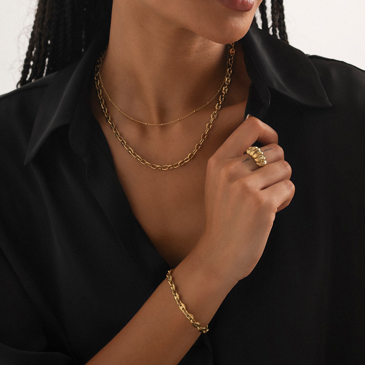 DELICATE BEADED CHAIN