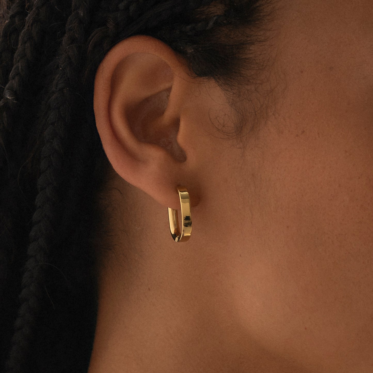FLAT OVAL HOOP EARRINGS
