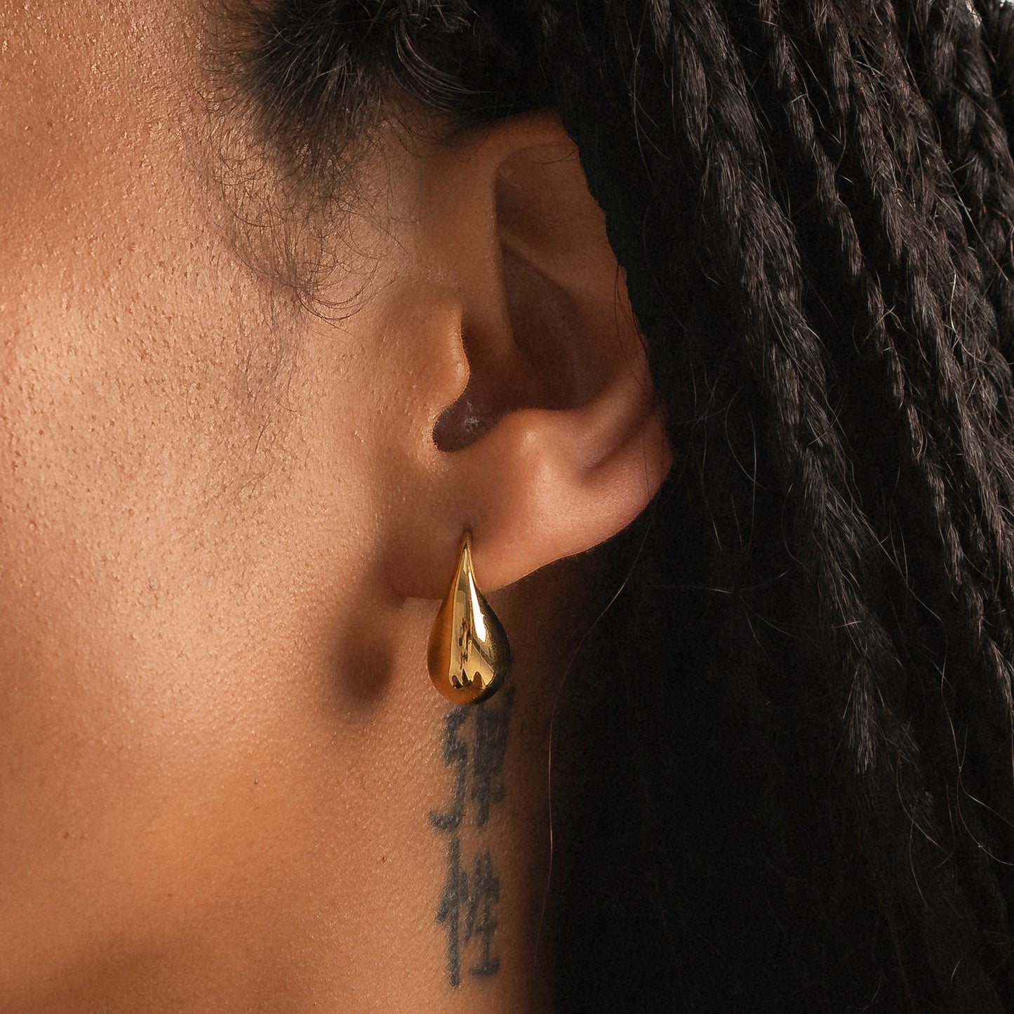 GOLDEN TEARDROP EARRINGS
