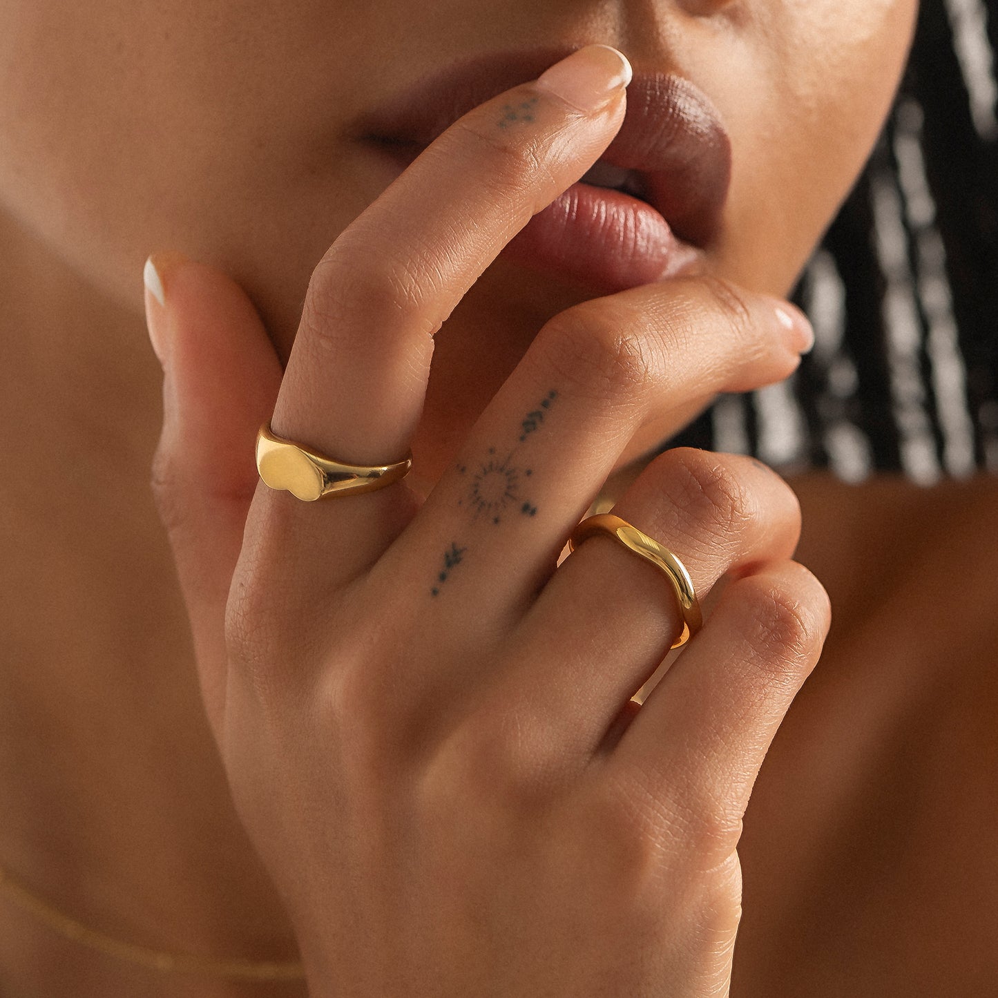 GOLDEN HEART SIGNET RING