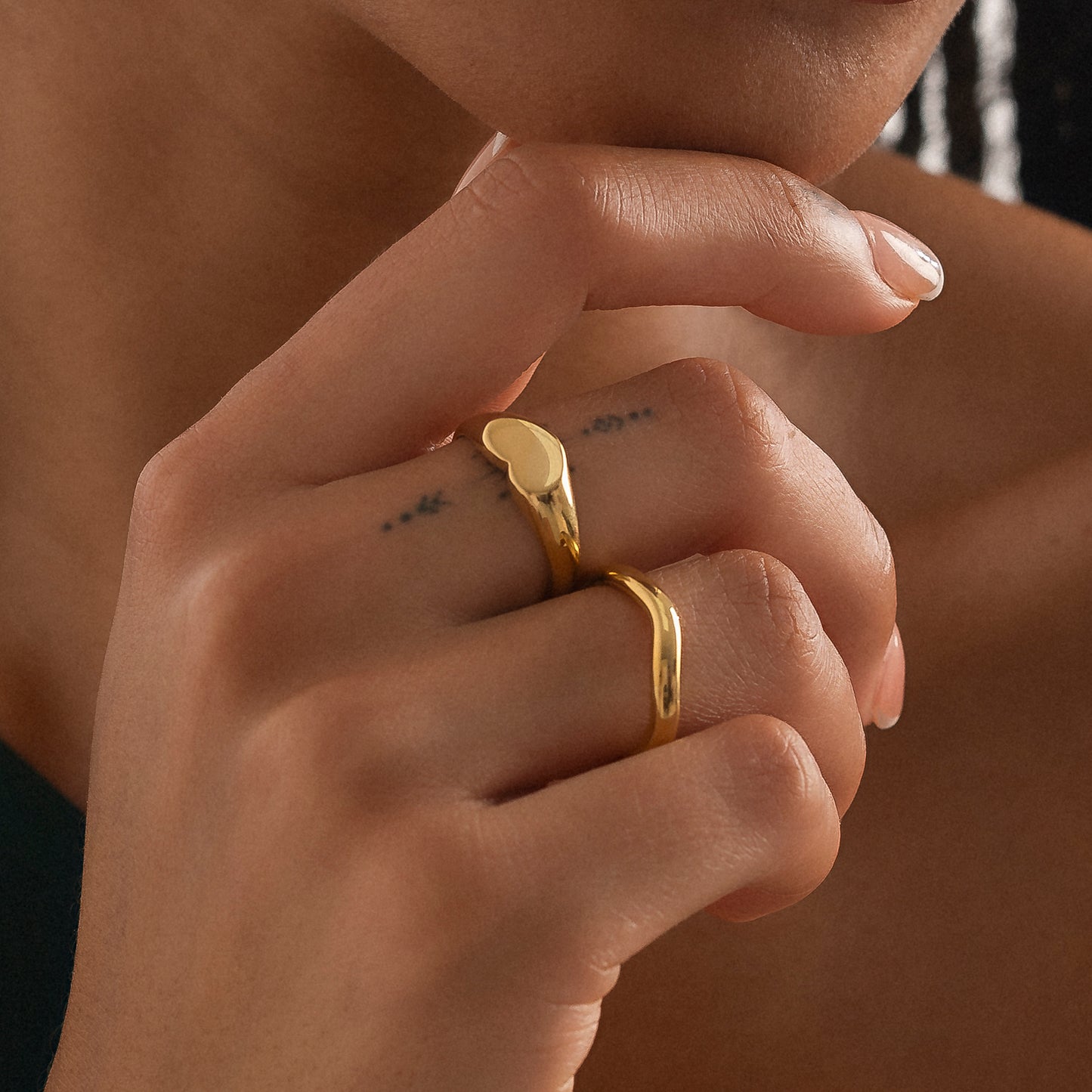 GOLDEN HEART SIGNET RING