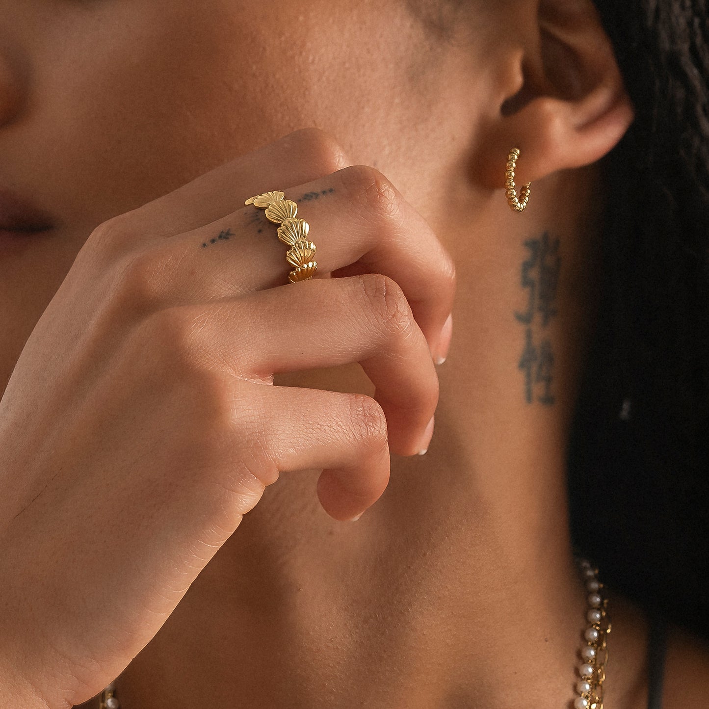GOLD SHELLS ADJUSTABLE RING